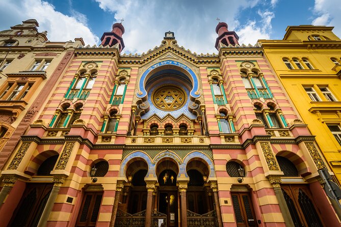 Prague Old Jewish Quarter and Spanish Synagogue Private Tour - Old Jewish Cemetery, 12,000 tombstones and why it hits differently
