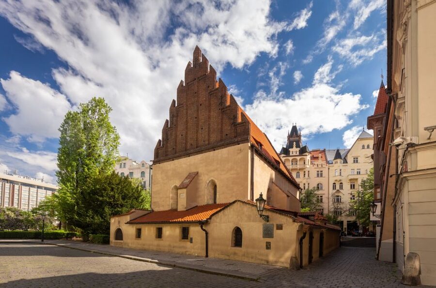 Prague Old Jewish Quarter and Spanish Synagogue Private Tour - What you gain from a private, licensed guide (and why Yana matters)