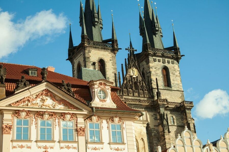 Prague: Old Town and Jewish Quarter Guided Tour in German - Key points to know before you go
