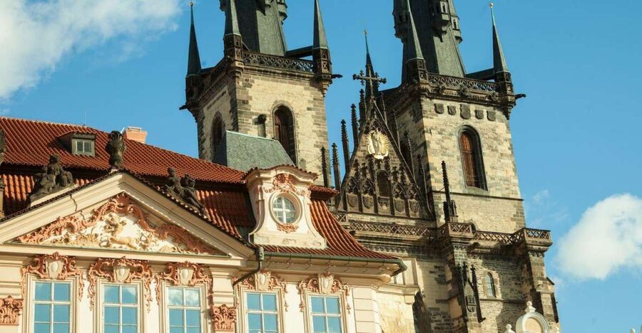 Prague: Old Town and Jewish Quarter Guided Tour in German - Maisel and Pinkas synagogue exteriors, plus an exterior pass of the old Jewish cemetery