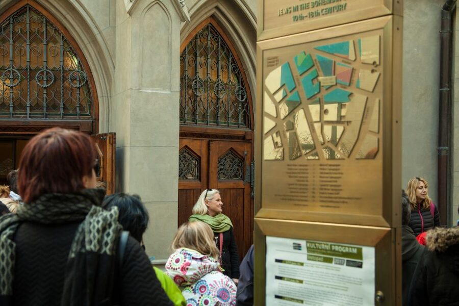 Prague: Old Town and Jewish Quarter Guided Tour in German - Clementinum, New Town Hall, and the finish on Charles Bridge
