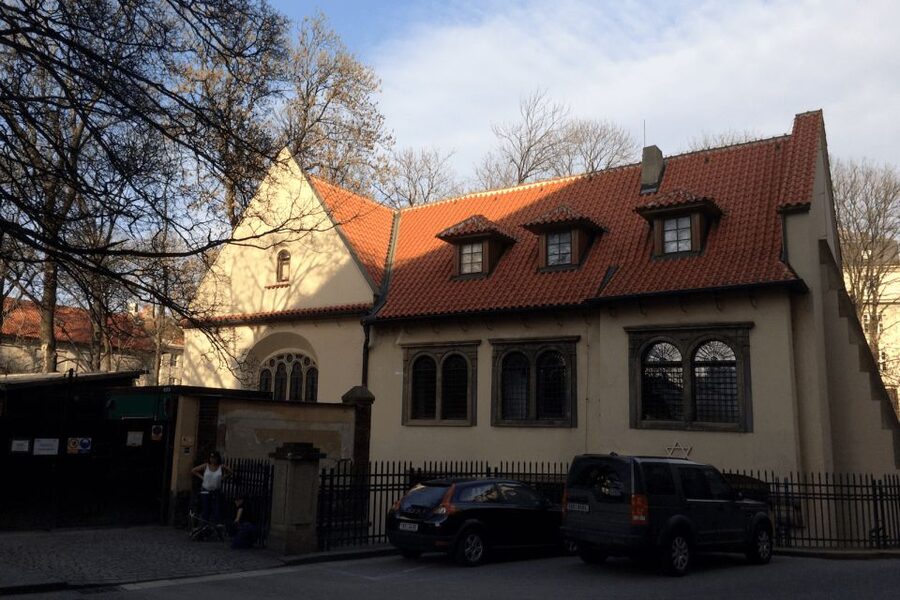 Prague: Old Town and Jewish Quarter Guided Tour in German - Timing, language, and who should (and should not) choose this