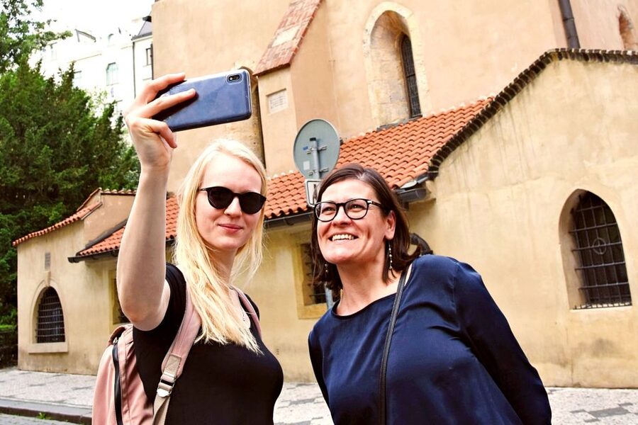 Prague: Old Town and Jewish Quarter Tour - Synagogues you see close up, including the oldest in Europe