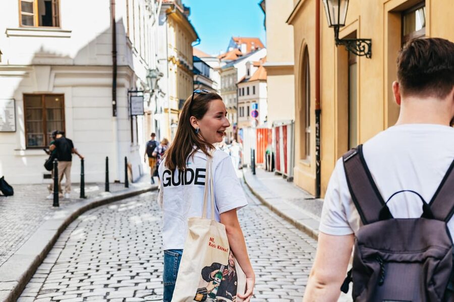 Prague: Old Town, Astronomical Clock and Underground Tour - Food, timing, and how long you’ll be on your feet