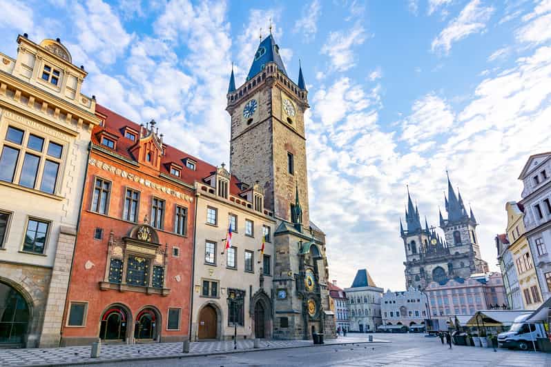 Prague: Old Town Guided Walking Tour and City Boat Ride - Guide quality: why stories can matter more than sights