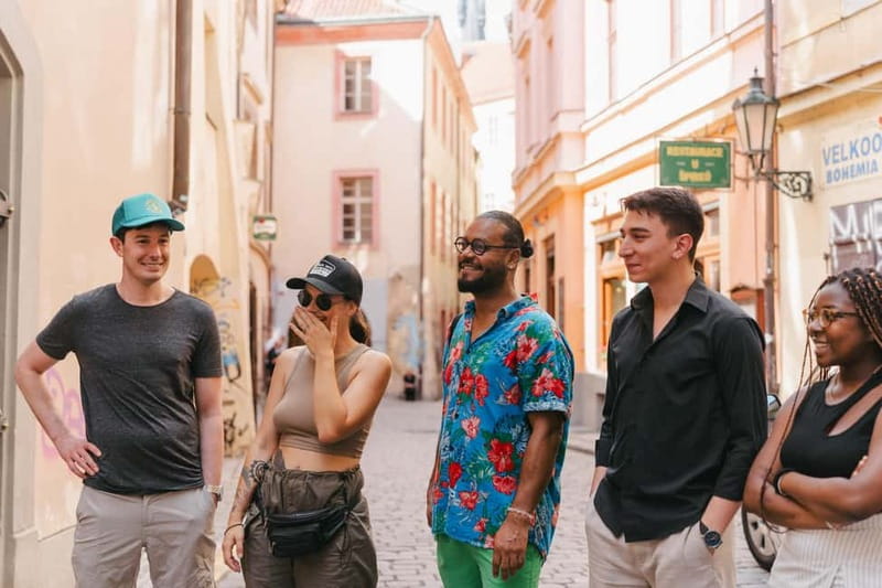 Prague: Old Town, Prague Castle & River Cruise Day Tour - Guide quality: why the names you see matter