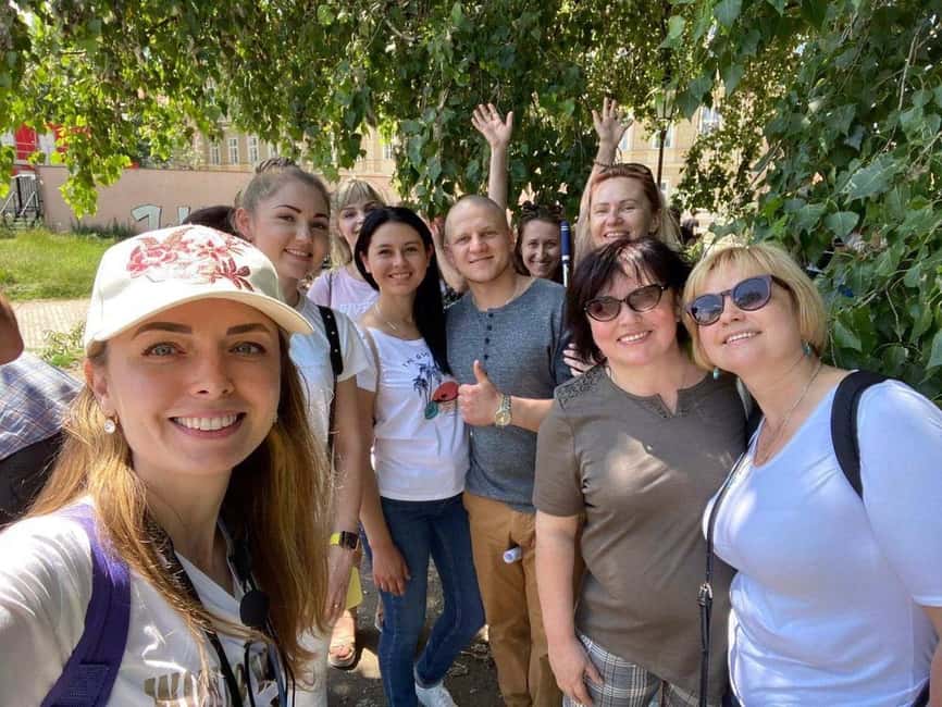 Prague Old Town, Underground and House of Alchemy Tour - Guide quality, language options, and how to get more from your 2 hours