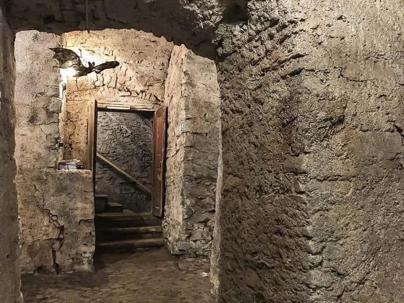 Prague: Oldtown, Medieval Underground & Dungeon History Tour - Is It Worth $30? A Value Check for Underground Access