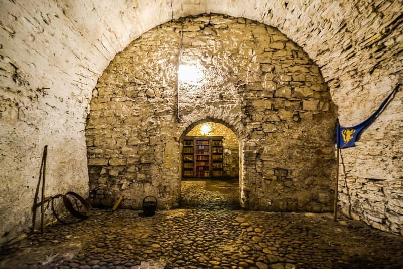 Prague: Oldtown, Medieval Underground & Dungeon History Tour - Medieval Underground Cellars (12th to 14th Century): What You’re Actually Looking At