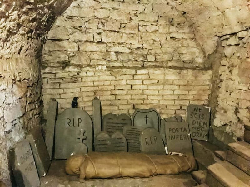 Prague: Oldtown, Medieval Underground & Dungeon History Tour - The Alchemy Laboratory and the Golem Story You Can See, Not Just Hear