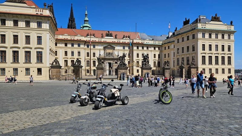 Prague: Panoramic Viewpoints Guided Electric Tricycle Tour - Guides, Pace, and Photo Support: What the Best Reviews Imply