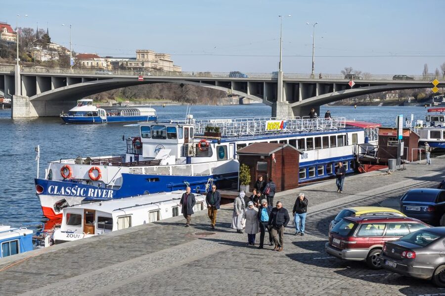 Prague: Panoramic Vltava River Cruise - How the Audio Guide Works With Onboard Wi-Fi and QR Code
