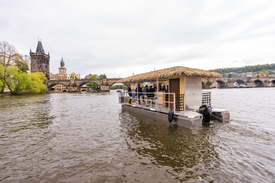 Prague: Party Tiki Boat Sightseeing Cruise with Drinks - Your Drink Plan: Unlimited Budvar Beer, Prosecco, or Cider