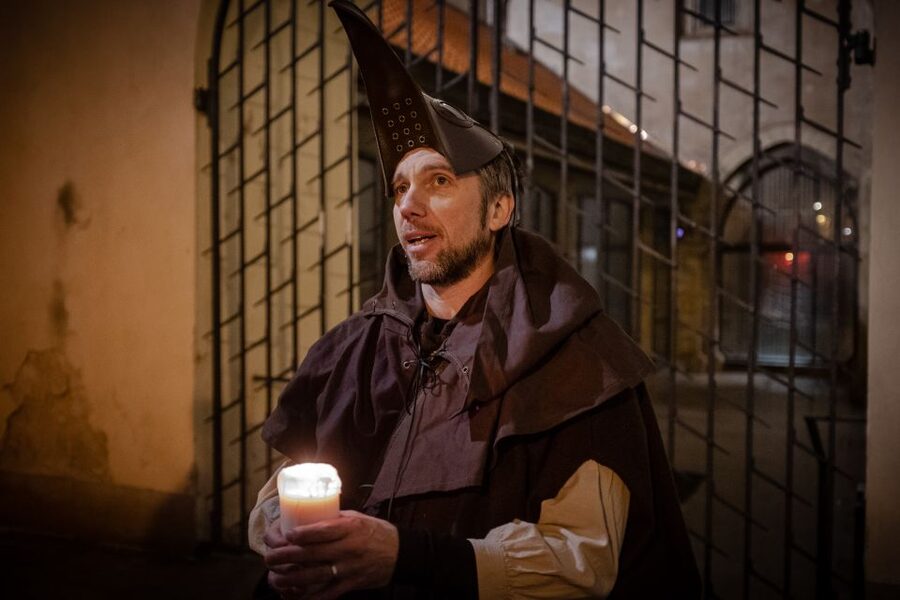 Prague: Plague Doctor Old Town History Walking Tour - Where the tour starts, what to look for, and what to bring
