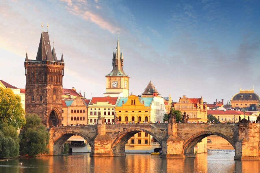Prague: Prague Castle and Little Quarter Guided Walking Tour - Kampa Island Finish: Lennon Wall and Charles Bridge Panoramas