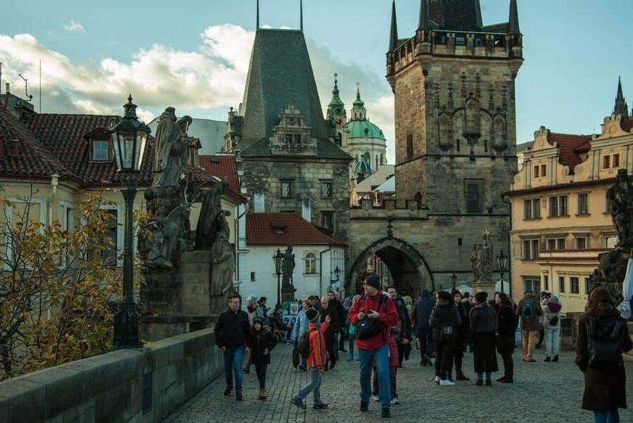 Prague: Prague Castle & Charles Bridge – guided tour in German - Why This German Guided Route Makes Prague Castle Easier