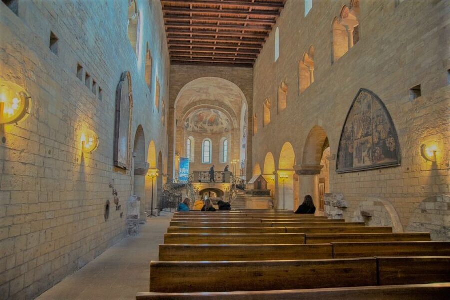 Prague: Prague Castle Complex Smartphone Audio Guide - Old Royal Palace and Vladislav Hall: Where the Audio Helps You See Power