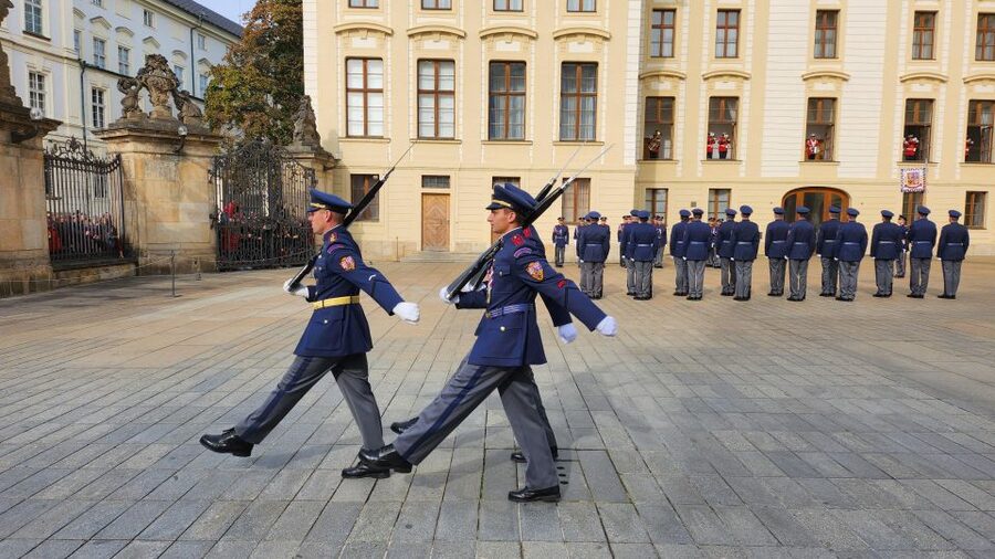 Prague: Prague Castle Private Walking Tour - Prague Castle in 3 Hours, and Why a Private Walk Fits