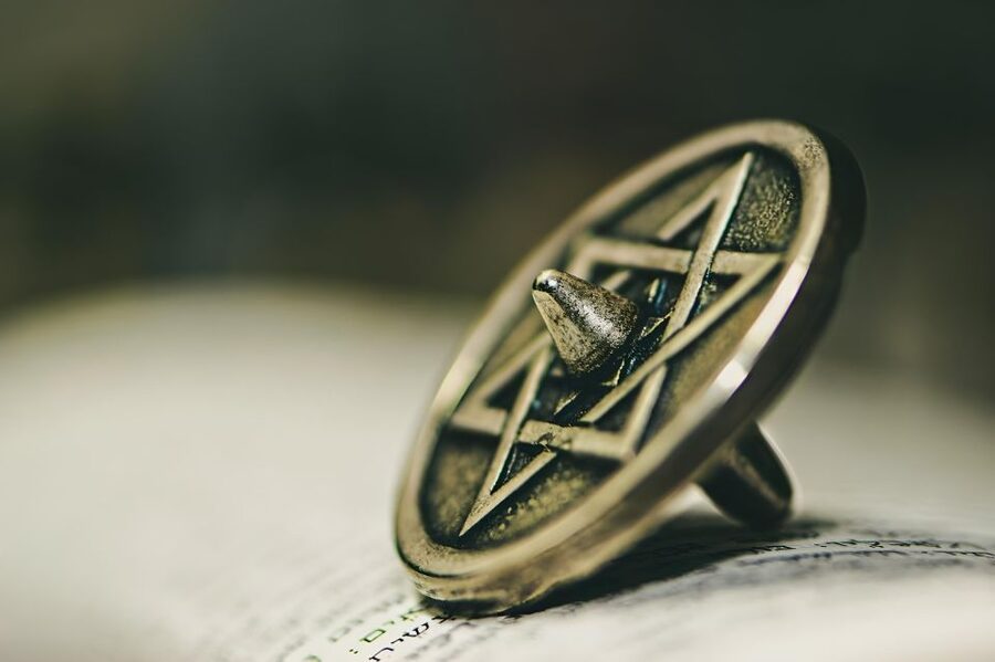 Prague: Prague Synagogues & the Jewish Cemetery Guided Tour - Price and tickets: what $42 includes, and what you must bring
