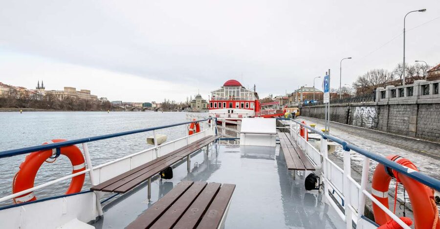 Prague: Private Beer Boat Cruise with Unlimited Beer - Unlimited beer: what it means for your experience
