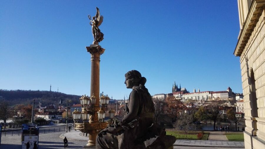 Prague: Private City Tour by Minivan - Old Town Square and a Jewish Quarter Drive-By, Efficient but Not Careless
