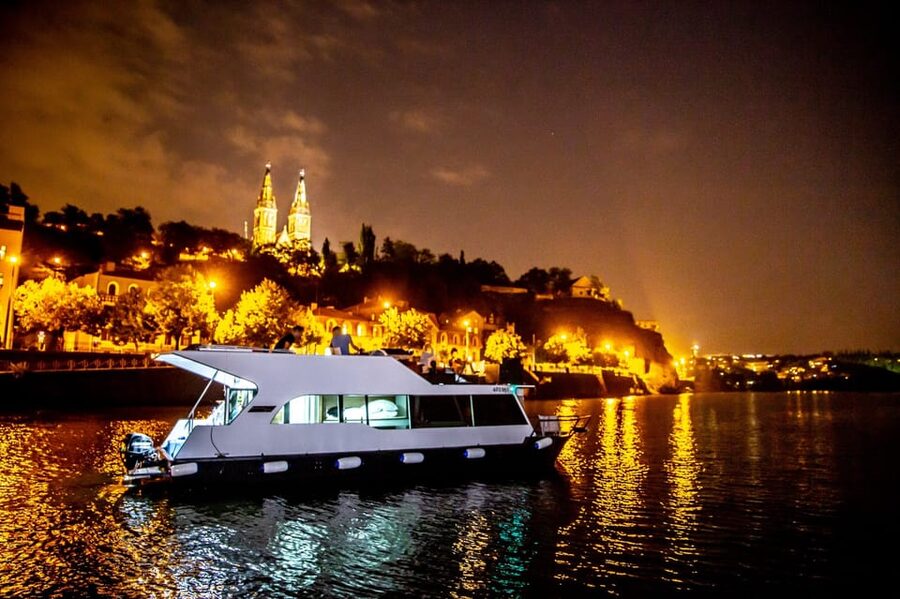 Prague: Private River Cruise with Unlimited Beer or Prosecco - Green-and-chill routing and the swimming stop possibility