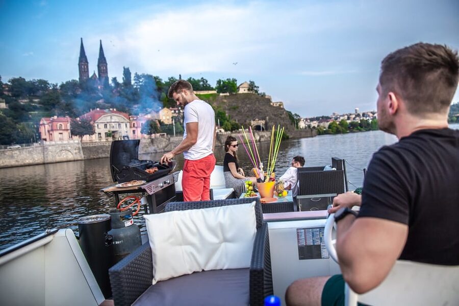 Prague: Private River Cruise with Unlimited Beer or Prosecco - Unlimited beer or prosecco, and the one detail you should confirm