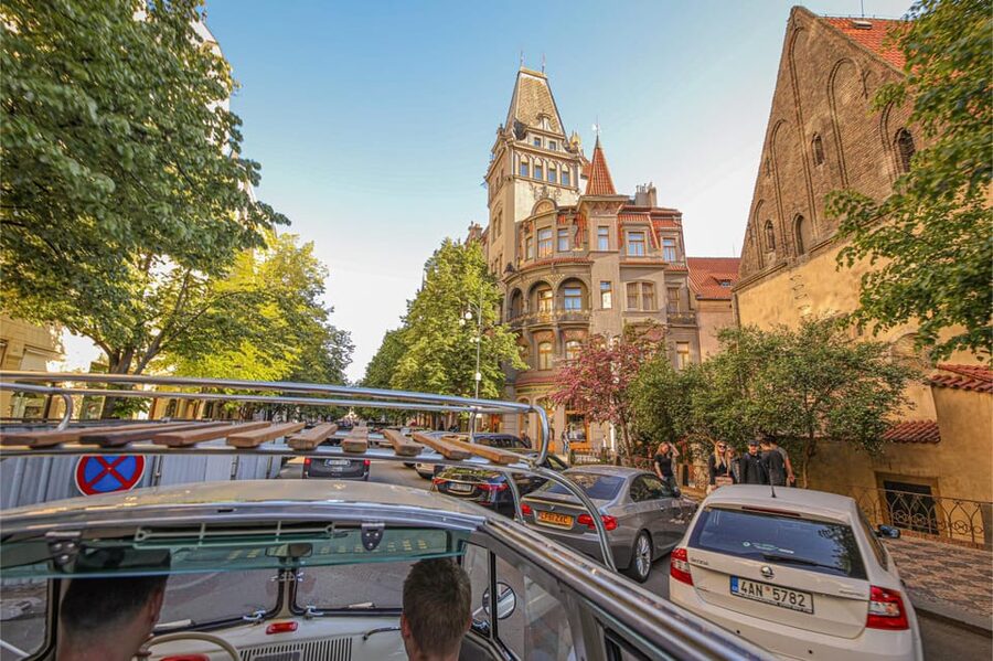 Prague: Private Sightseeing Tour in original VW Samba bus - Private group comfort and the languages you can choose