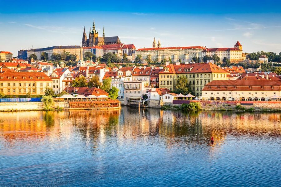 Prague : Private Walking Tour with A Guide (Private Tour) - What to watch for, based on real experiences with guide quality