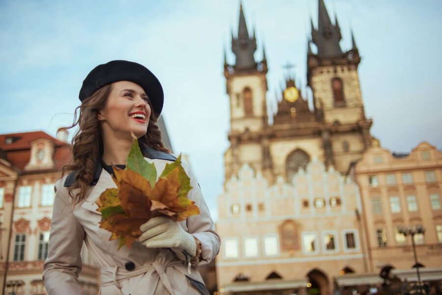 Prague: Professional Photoshoot in the Old Town - The 15 to 30 minute shoot: what actually happens on the ground