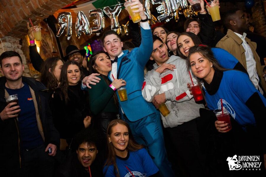 Prague: Pub Crawl with Open Bar and VIP Entry - Two start times change the whole rhythm: 8 PM crawl vs 10 PM club pregame