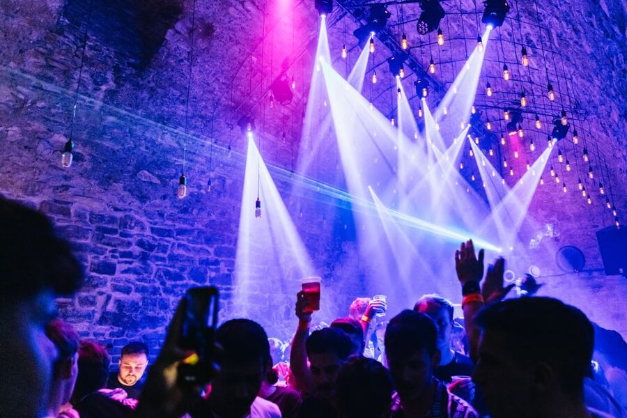 Prague: Pub Crawl with Unlimited Drinks & 5-floor Club Entry - Key points to know before you go