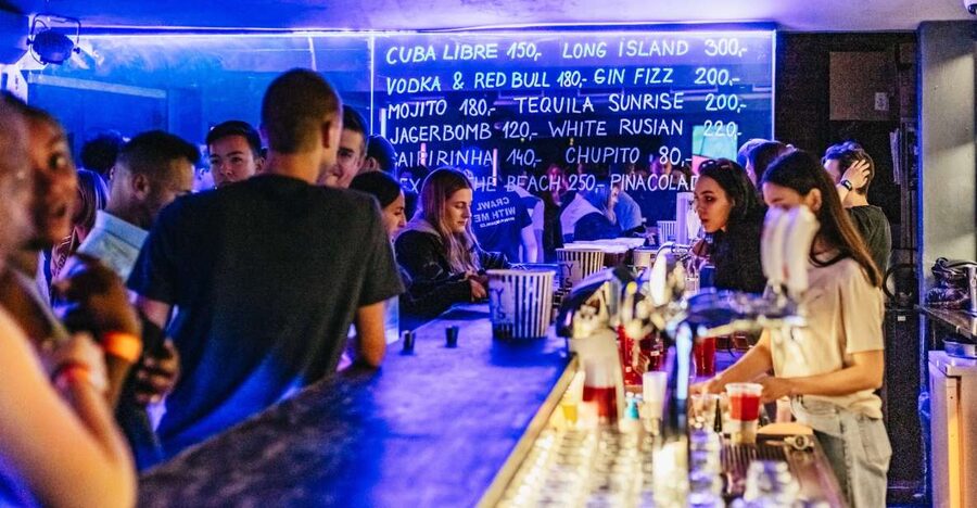 Prague: Pub Crawl with Unlimited Drinks & 5-floor Club Entry - Practical tips to make the night smoother (and last longer)