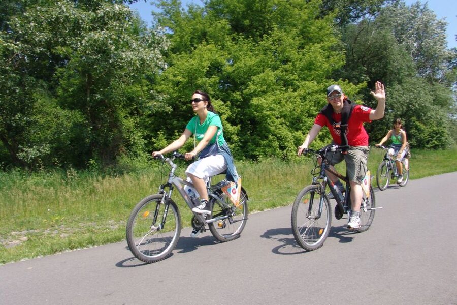 Prague: River & Park Bike Tour to Troja Chateau - A River-to-Right-At-the-Parks Ride That Changes Your Prague View