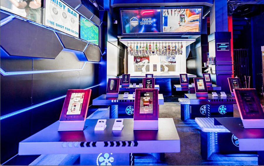 Prague: Robotic Bar Entry with a Drink Included - How long to plan, and what queueing can feel like