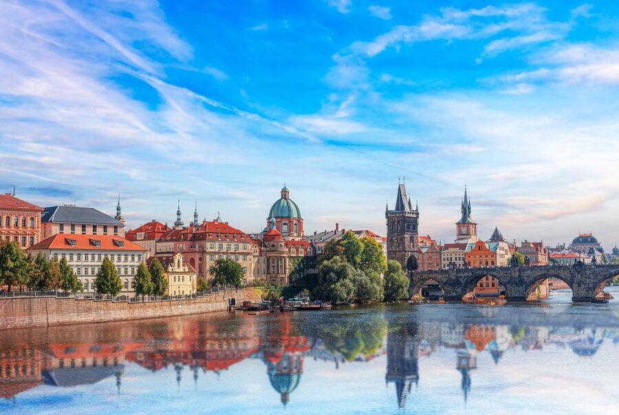 Prague Royal Castle, St Vitus, Golden Lane Tour with Tickets - The guide factor: what “5-star licensed” looks like in real life