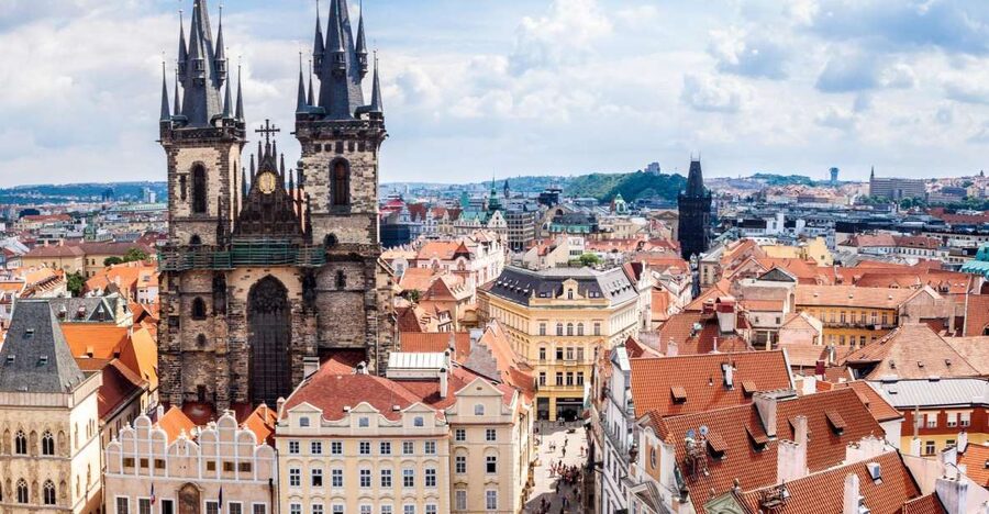 Prague Royal Castle, St Vitus, Golden Lane Tour with Tickets - Inside St Vitus Cathedral: chapels, crypts, and royal symbolism