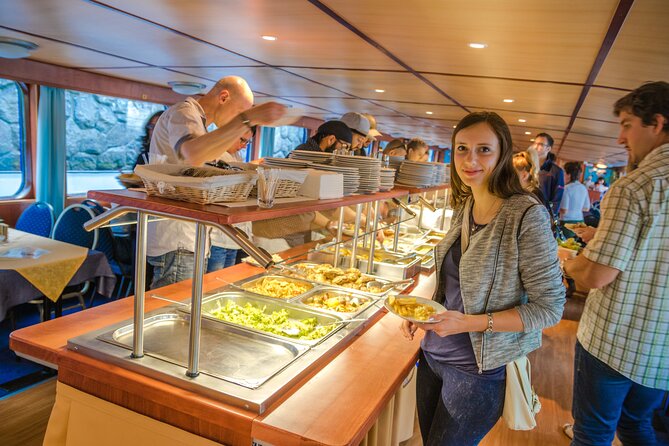 Prague: Sightseeing Boat Cruise with Buffet Dinner - The Audio Guide and Wi-Fi: Easy Once You Know the Trick