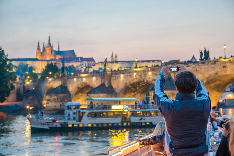 Prague: Sightseeing Boat Cruise with Buffet Dinner - Smíchov Lock, Route Variability, and Why It Might Affect Timing