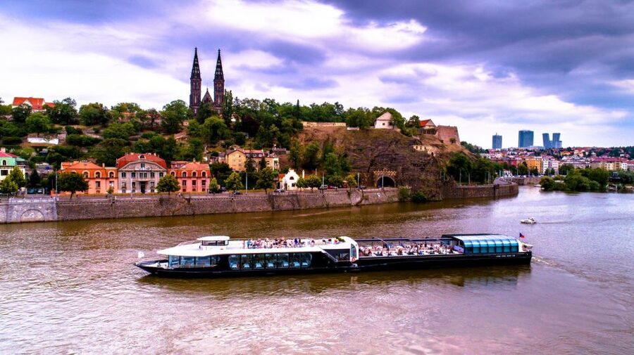 Prague: Sightseeing Dinner Cruise on Open-Top Glass Boat - Key highlights