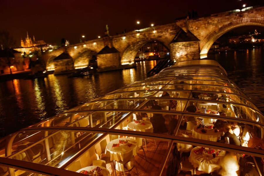 Prague: Sightseeing Dinner Cruise on Open-Top Glass Boat - Live music onboard: the sound track to the night shots