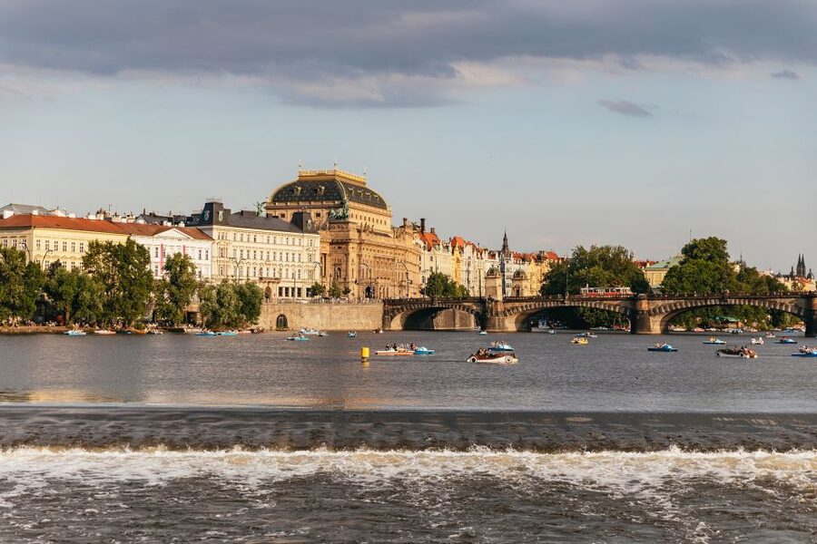 Prague: Sightseeing Dinner Cruise on Open-Top Glass Boat - Buffet dinner: what you actually eat, and how it fits a sightseeing night