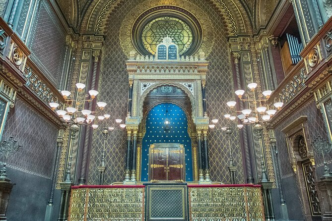 Prague: Synagogues and Jewish Quarter Private Walking Tour - The Jewish Quarter works best when you can ask questions