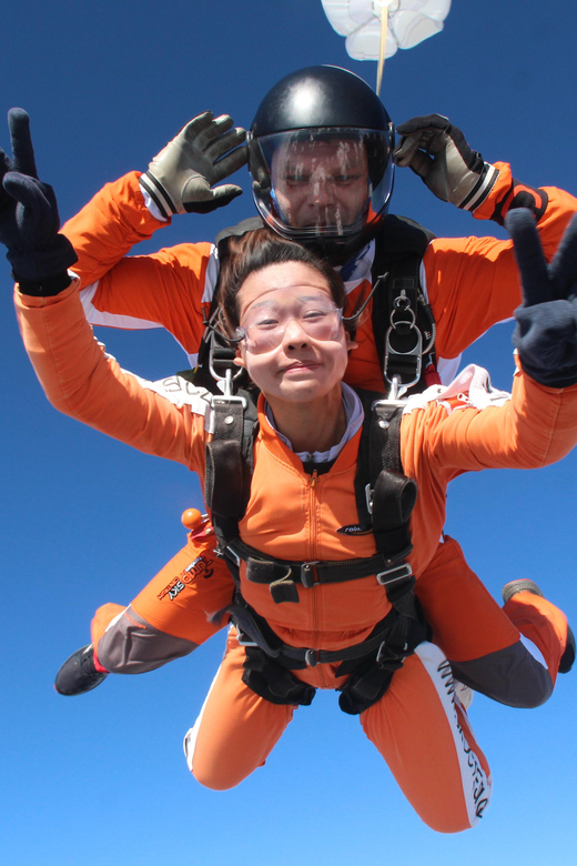 Prague: Tandem Skydiving 14,000ft over Prague with Transfers - Suit Up and Briefing: How They Set You Up for Success