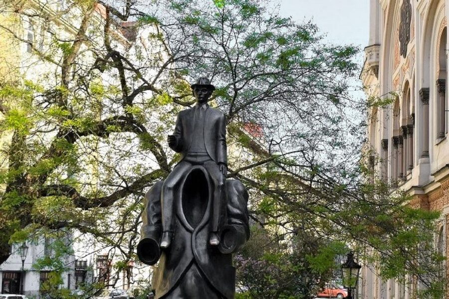Prague Through the Eyes of Franz Kafka 2.5-Hour Tour - The café stop with tea or coffee, and why the pause matters