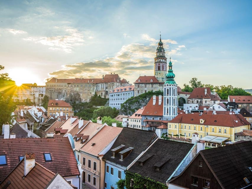 Prague: Transfer to Vienna via fabulous Cesky Krumlov - The Driver-Guide Touch: Safe Driving, Humor, and Vienna-Ready Tips