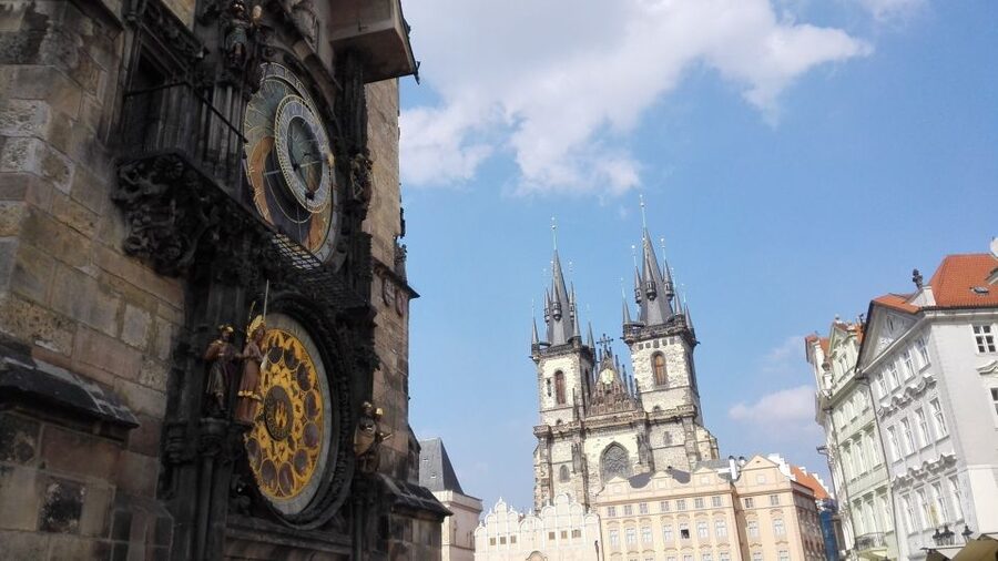 Prague: Vintage Car Ride and Walking Tour - The 2-Hour Walk: Castle to Charles Bridge to Old Town Square