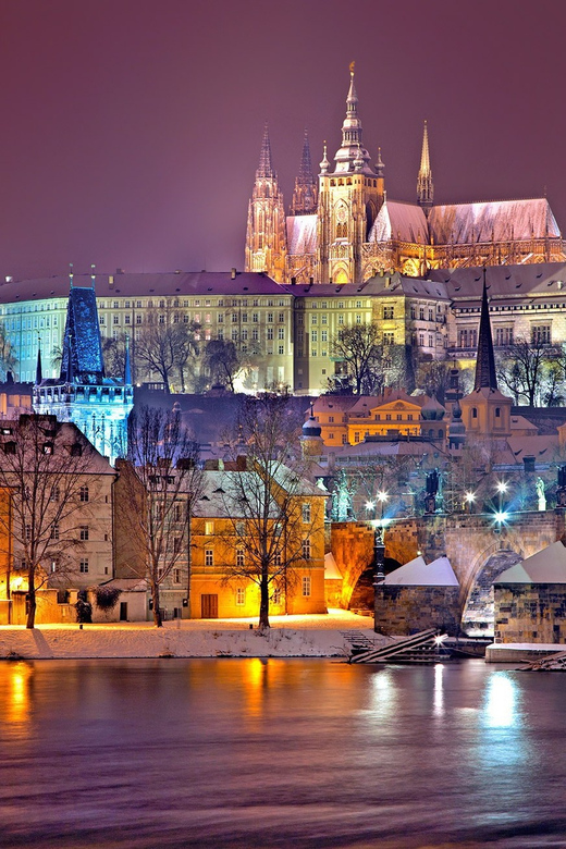 Prague : Visite insolite avec un guide journaliste français - Why This French-Led Prague Walk Feels Different Than a Standard Sight Tour