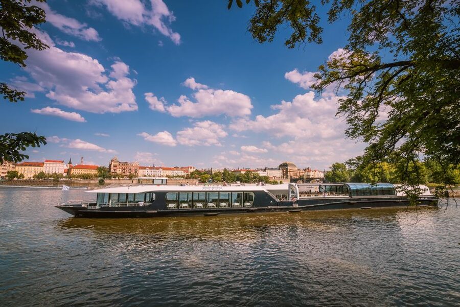 Prague: Vltava River Sightseeing Cruise - The Bar on Board: Czech Beer and Snacks, Plus the Price Check
