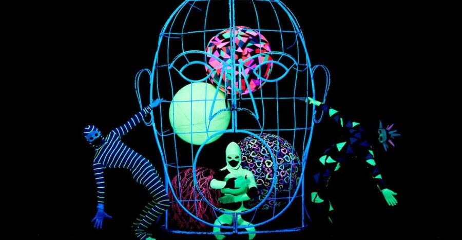 Prague: WOW Show Black Light Theater - Theatre Broadway on Na Příkopě: where the magic starts
